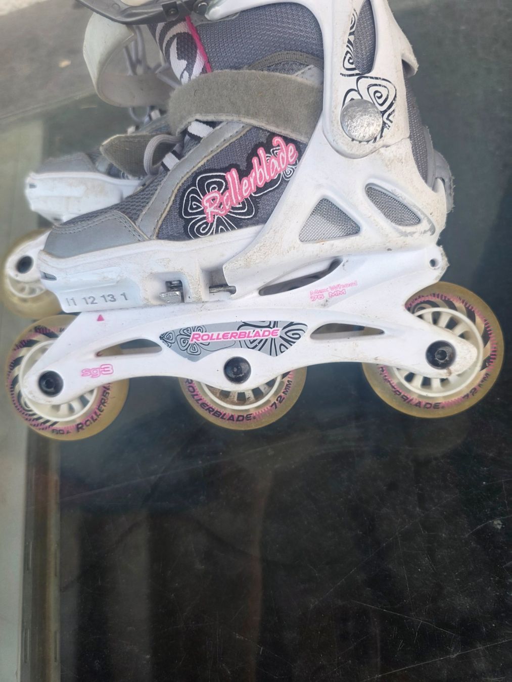 Patins à roul. & inline: Inlineskates Rollerblade Mädchen Grösse 28-32 verstellbar – D'occasion à Wichtrach par Elenagonzi 3