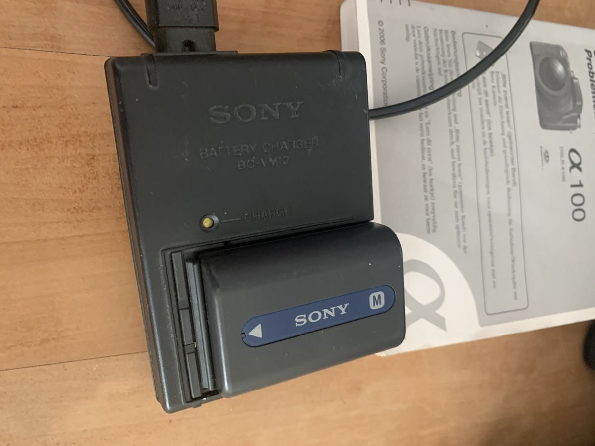 Sony Fotocamera: Sony Alpha 100 mit Objektiv DT 3.5-5.6/18-70 – Usato da Pfäffikon SZ venduto da Luzia67 4