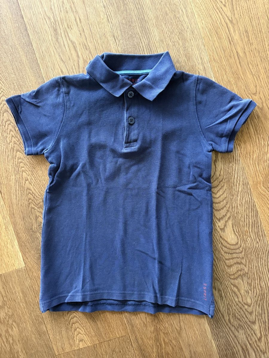 Esprit Hemden, T-Shirts & Polos: Esprit Poloshirt, Gr. 116/122, blau – Gebraucht aus Horgen von Rafnaf