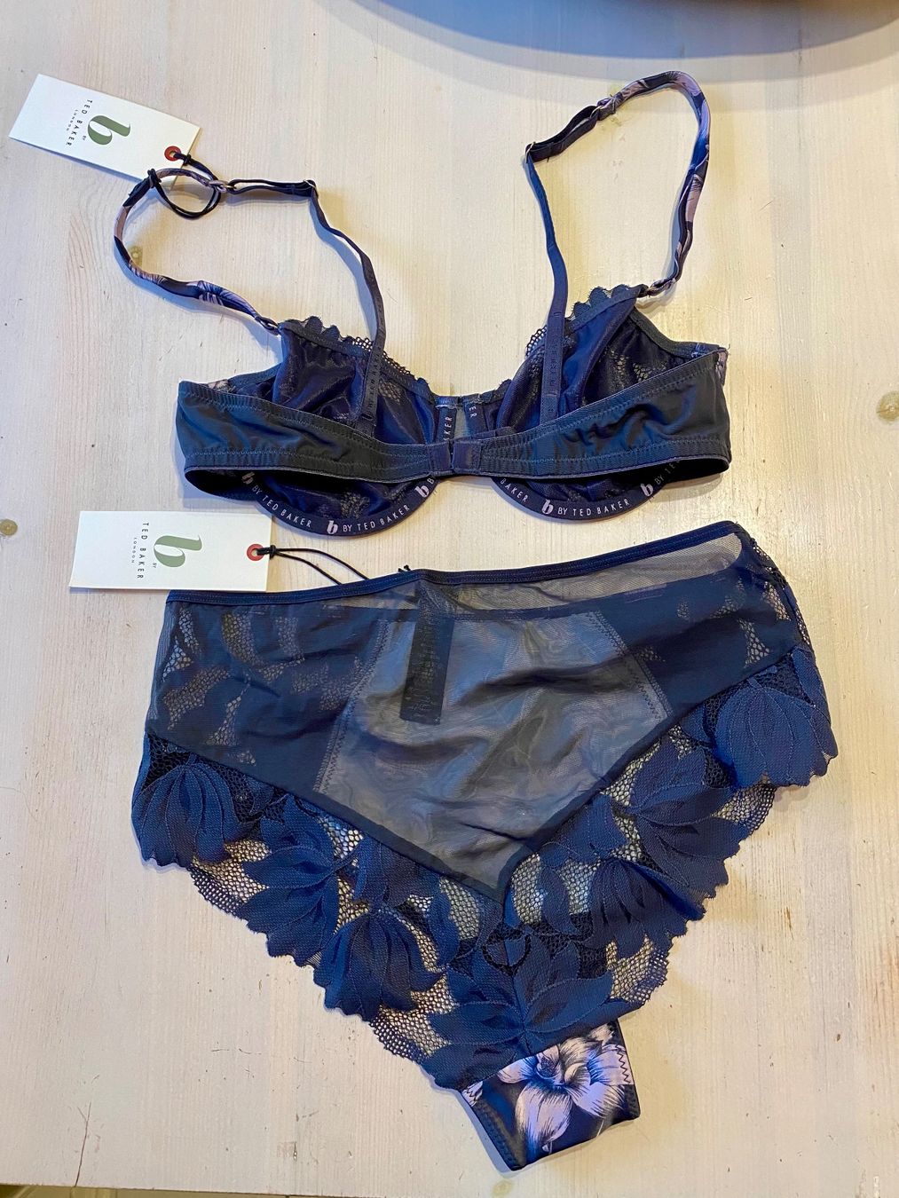 Altra biancheria intima: Unterwäsche von Ted Baker - NEU! – Usato da Unterägeri venduto da Simonolga 1