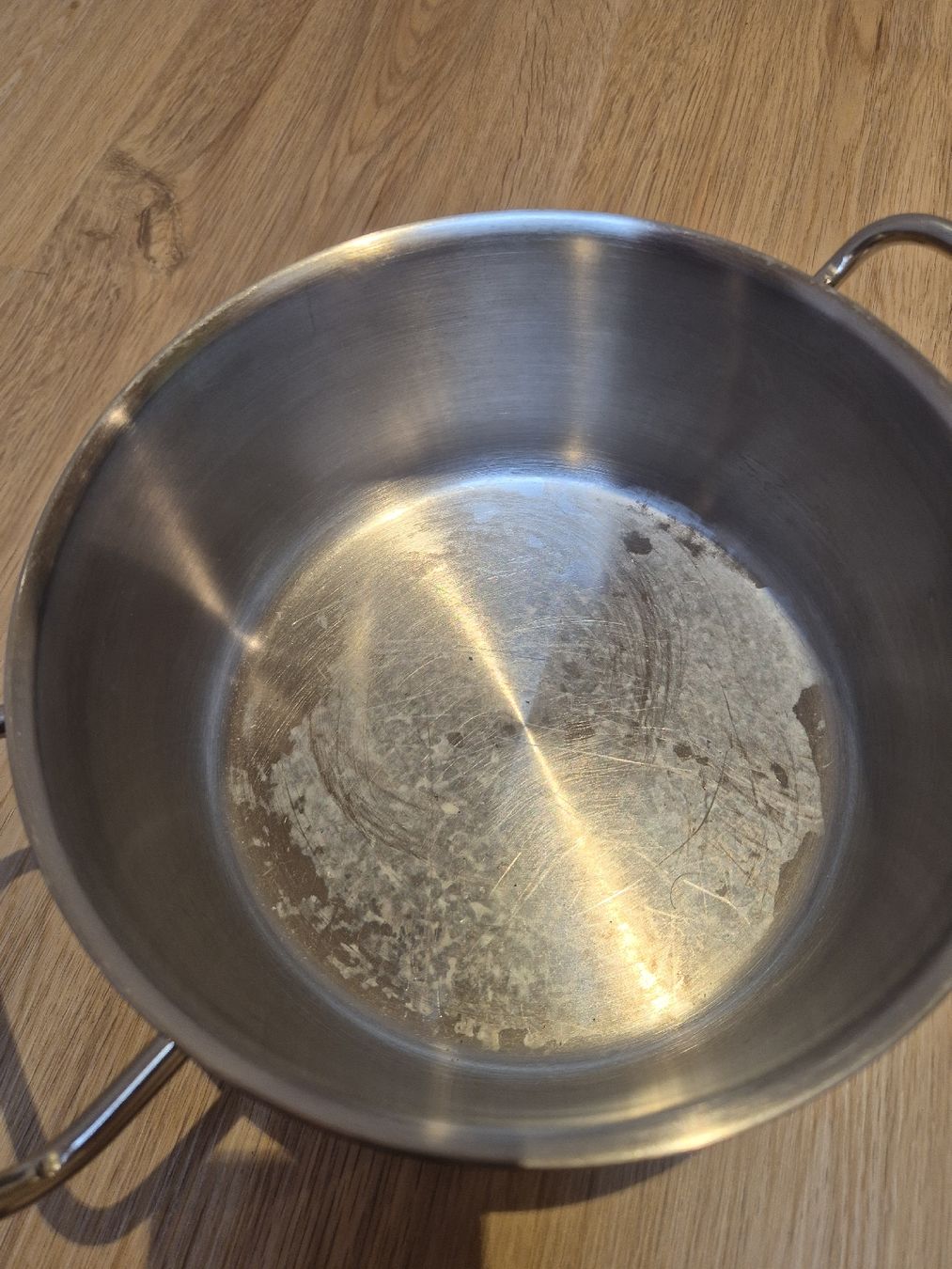 Töpfe: Topf mit Deckel Edelstahl Durchmesser 24cm  – Gebraucht aus St. Gallen von ali_tms5 1