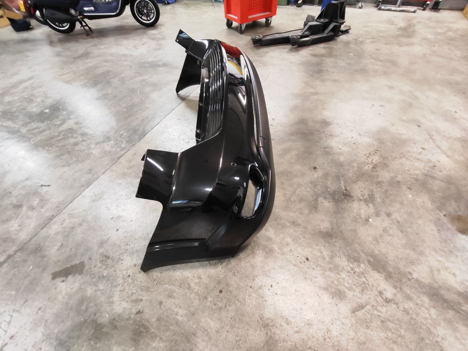 Tutti pezzi di ricambio auto: Fiat Freemont Stossstange hinten – Usato da Schafisheim venduto da spr_7cj5 2