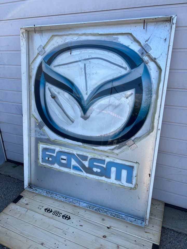 Insegne: Enseigne Mazda 138x110 cm – Usato da Bursins venduto da Oldtimer_CH 1