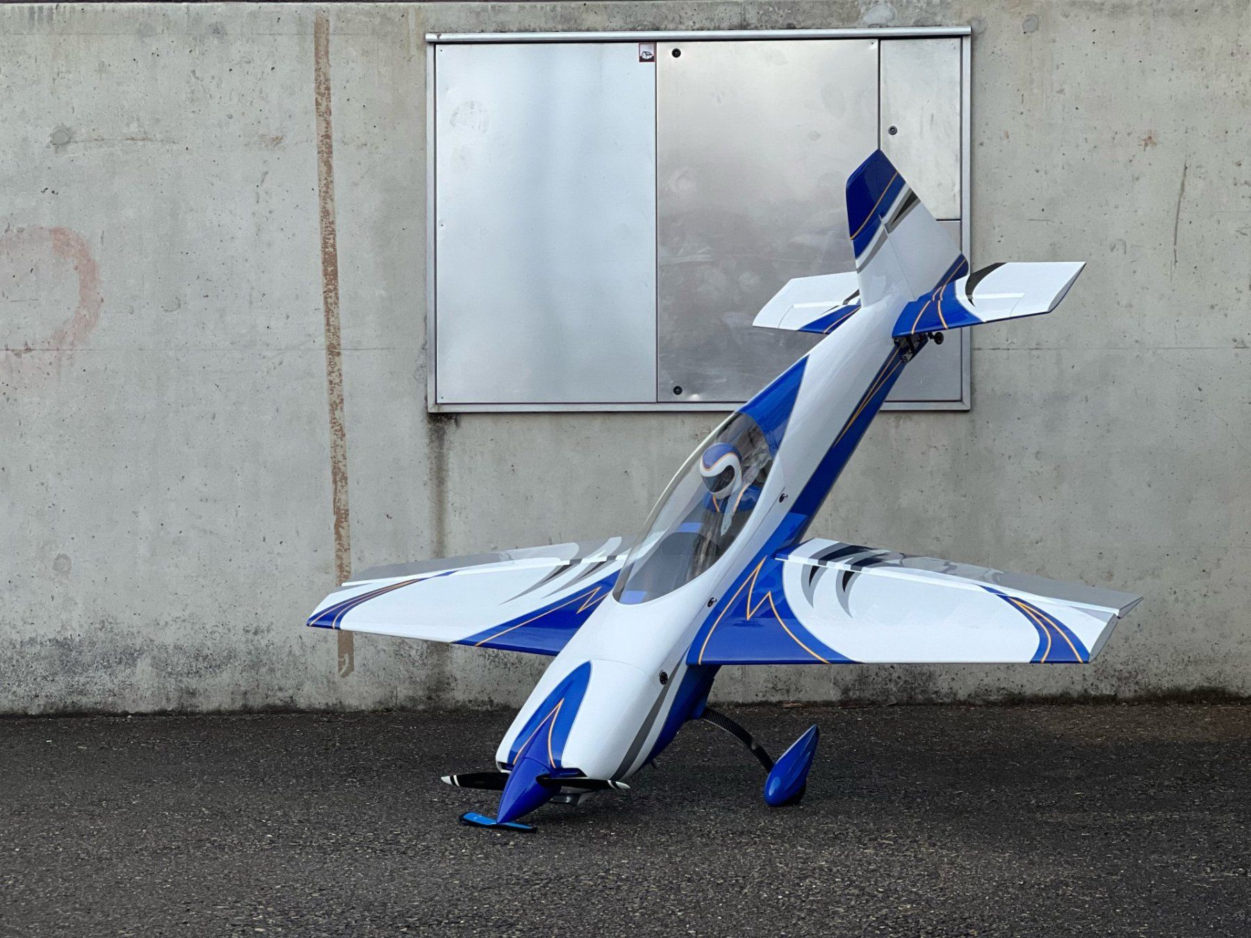 Modellismo RC: Extreme Flight ExtraNG 91' Blau/Weiss – Usato da Frauenfeld venduto da Profi0 1