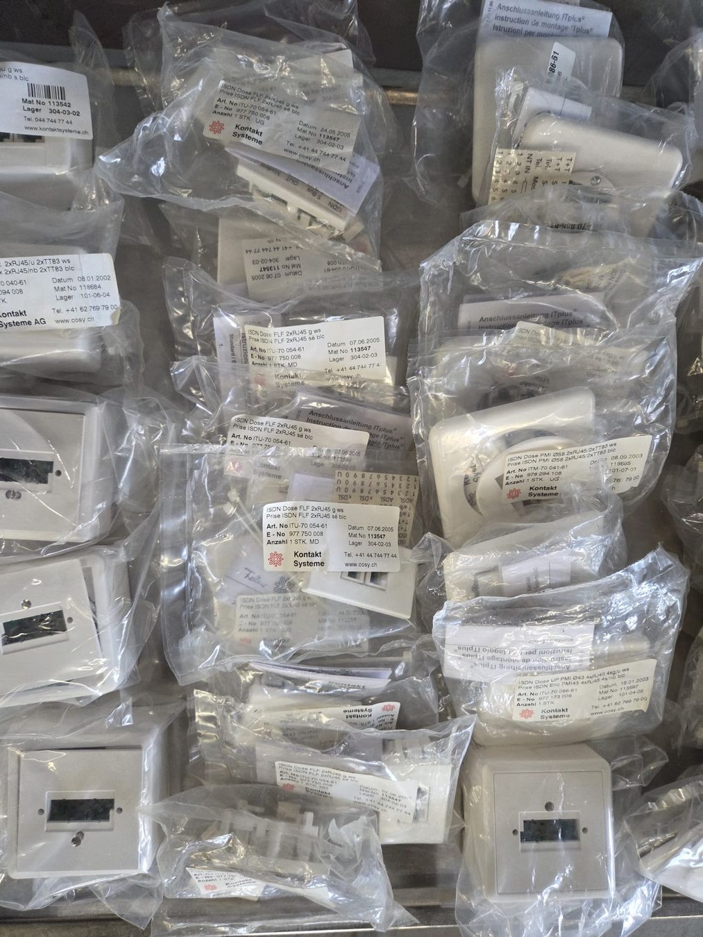 Alimentazione elettrica: ISDN Konvolut – Nuovo e nell'imballaggio originale da Oberhasli venduto da Cortina 1