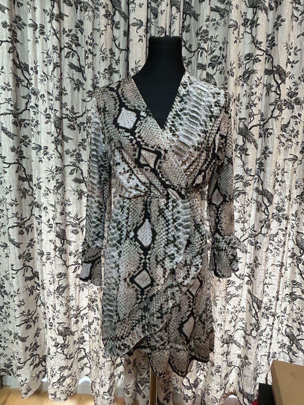 Kleider: LEICHTES BLUSENKLEID – Gebraucht aus Luzern von Suneha