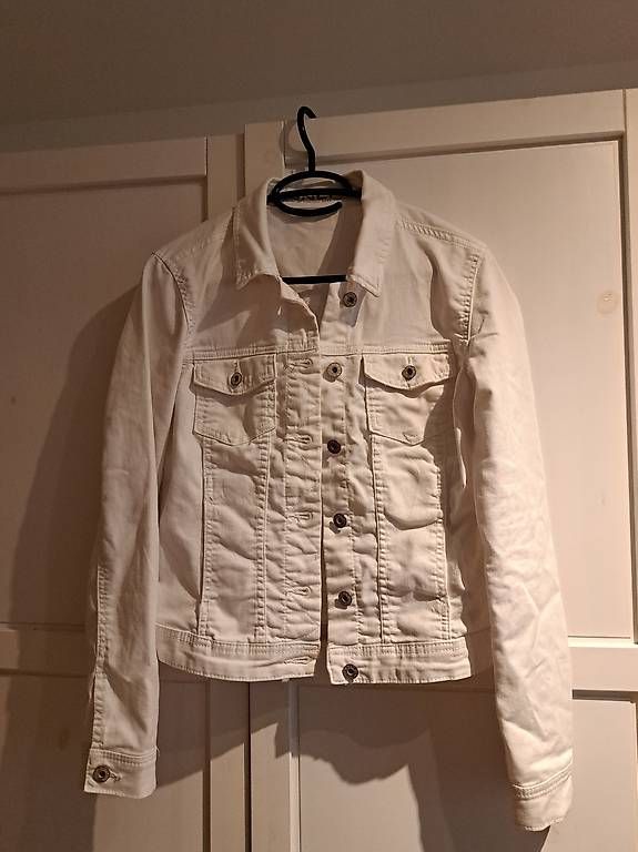 Only Giacche: Weisse Jeansjacke in Grösse 36 – Usato da Schmerikon venduto da Nicole0120