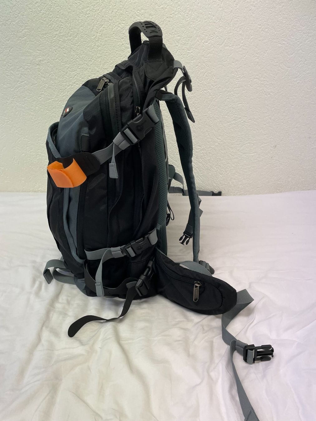 Zaini: NIKKO Rucksack Tundra 40 Schwarz-Grau – Usato da Zollikon venduto da yaris0505 1