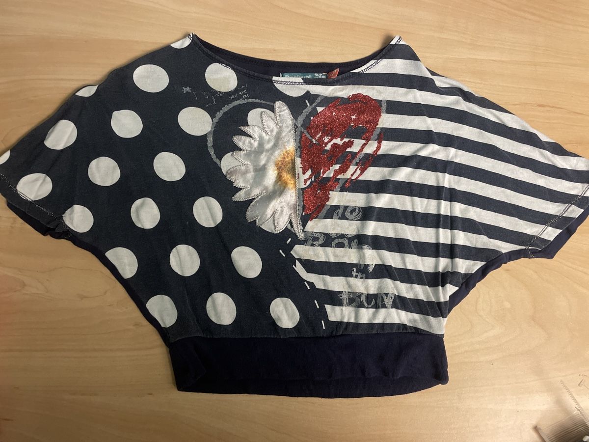 Desigual Blusen, T-Shirts & Tops: Süsses Desigual T-Shirt gr.104 – Gebraucht aus Obergerlafingen von cabo4