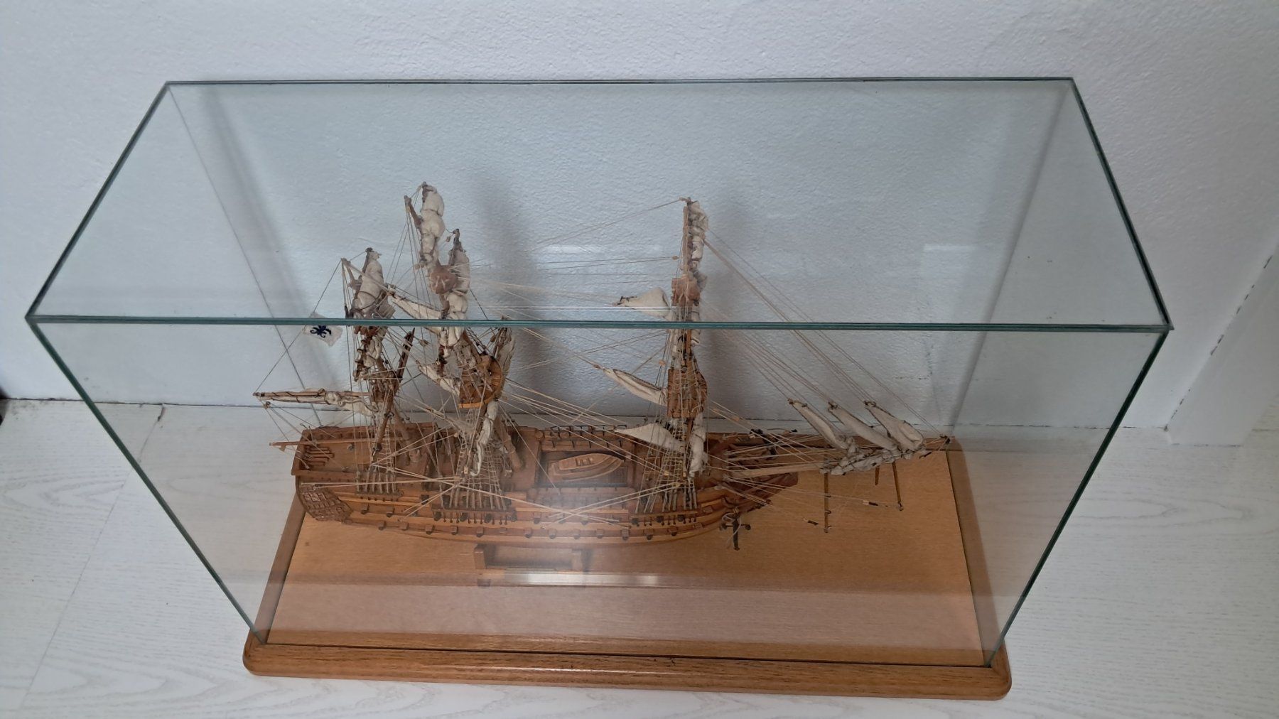 Kit di modellismo & Modellini statici: Modellschiff Le Superbe 1:150 1785 "1967" – Nuovo (secondo la descrizione) da Lufingen venduto da E-Auktion 1