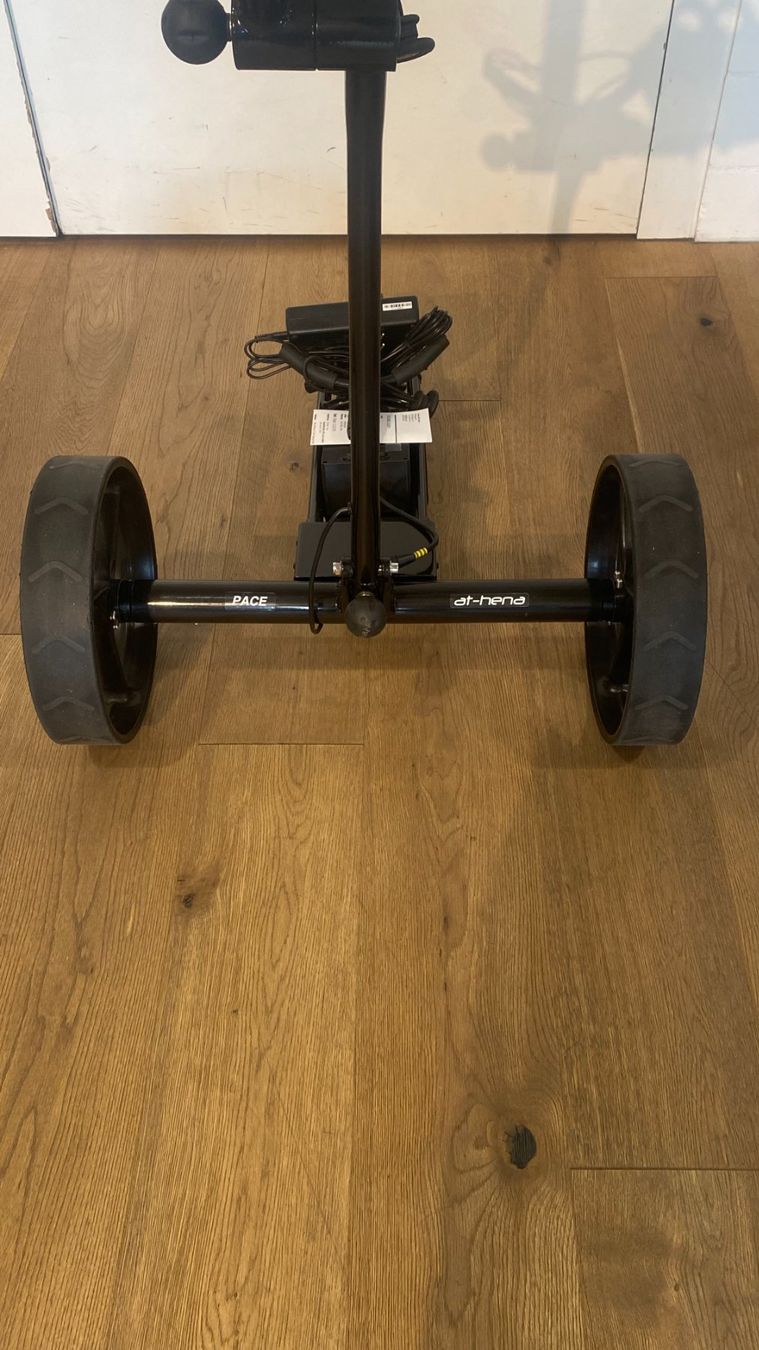 At-Hena Trolley: at-hena Elektro Golf Trolley PACE schwarz – Usato da Dietikon venduto da at-hena 3
