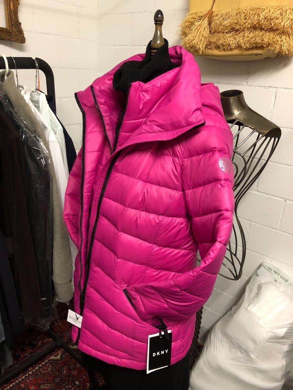 DKNY Giacche: Daunenjacke. DKNY Pink L NEU!! – Nuovo e nell'imballaggio originale da Zürich venduto da Nick345 8