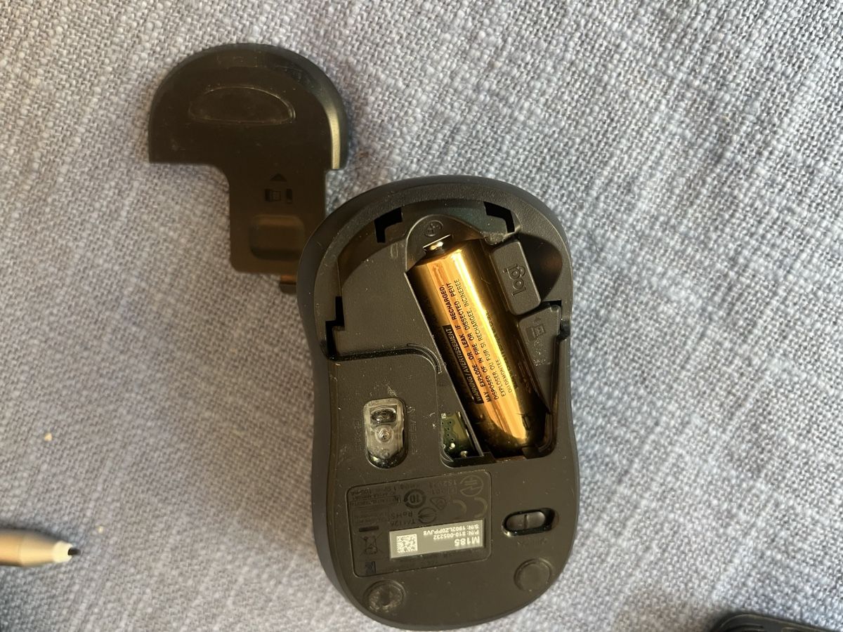 Logitech Souris: Logitech Maus – Neuf (Voir description) à Schaffhausen par nik_w8sw 1