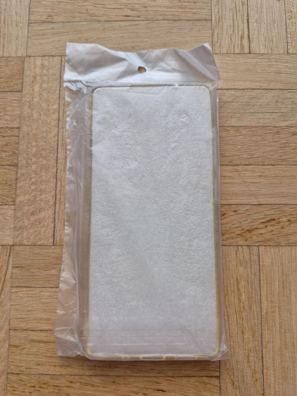 Samsung Cover & Protezioni schermo: Coque TPU transparente pour Samsung S20 FE neuve – Nuovo e nell'imballaggio originale da Champagne venduto da ARWEN012 1