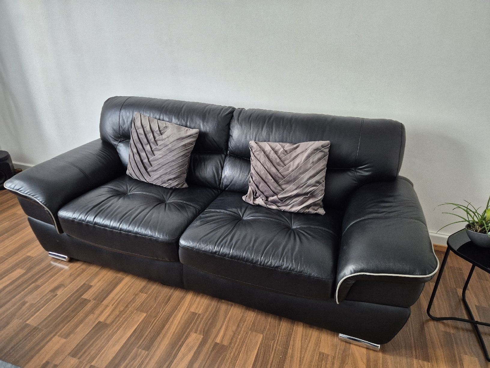 Divani: Ledersofa 3er Set Schwarz – Usato da Neuhausen am Rheinfall venduto da Ado21