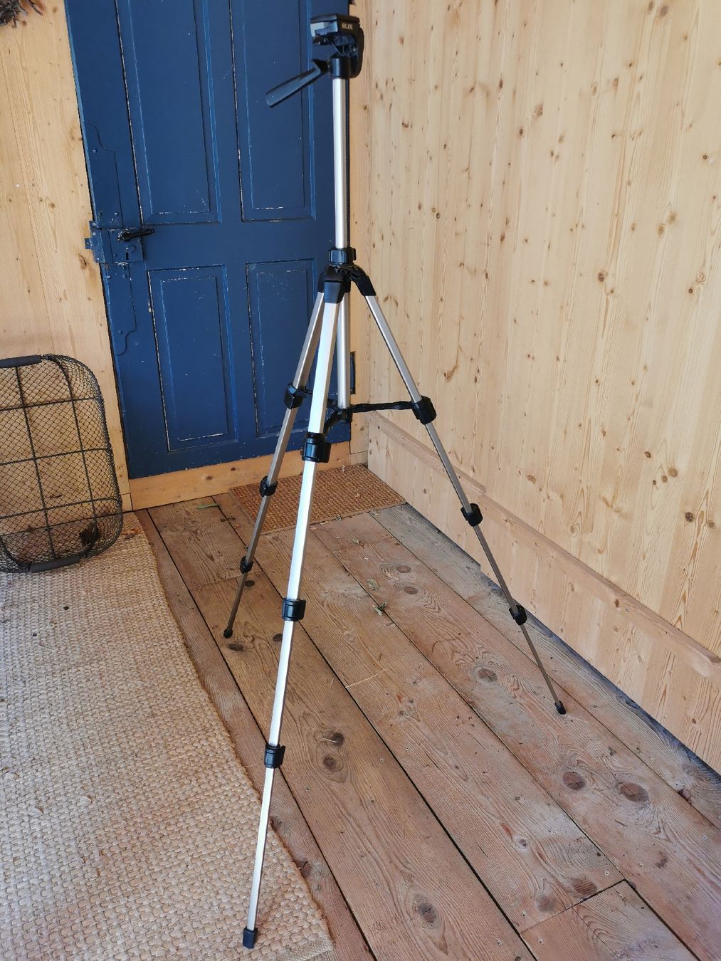 Treppiedi & Teste: Stabiles SLIK U7700 Stativ - leicht und handlich – Usato da Berneck venduto da nerina49 1