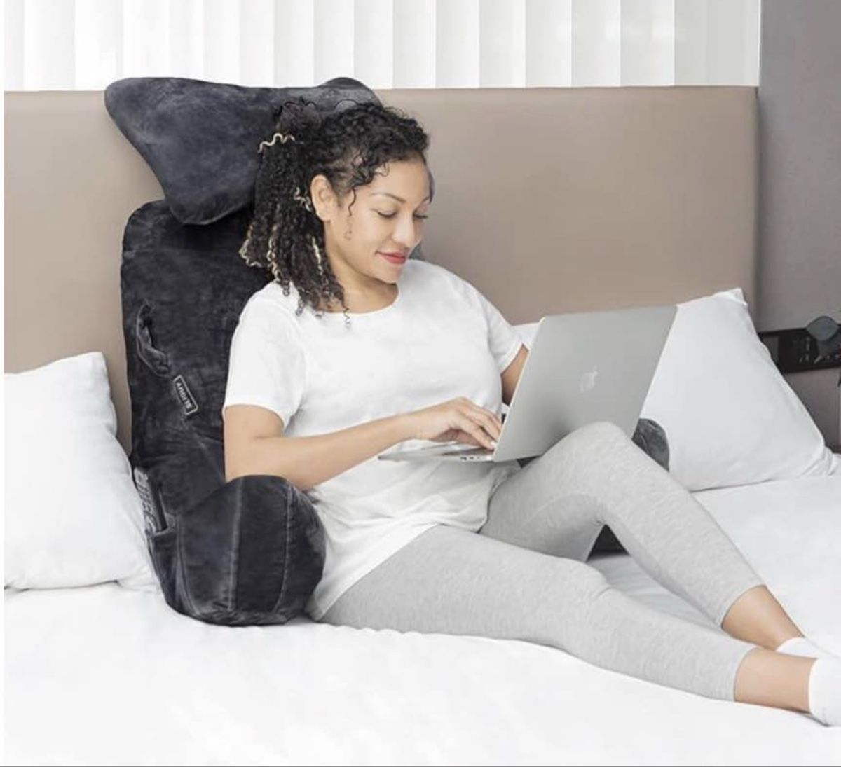 Sedie a sdraio: Cozy Reading Pillow with Neck Roll - New – Nuovo (secondo la descrizione) da Wallbach venduto da Nenex 4