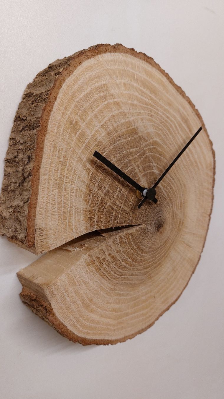 Orologi: Wanduhr aus einer schönen Eichen-Holzscheibe – Nuovo e nell'imballaggio originale da Egnach venduto da Oldwoodstyle