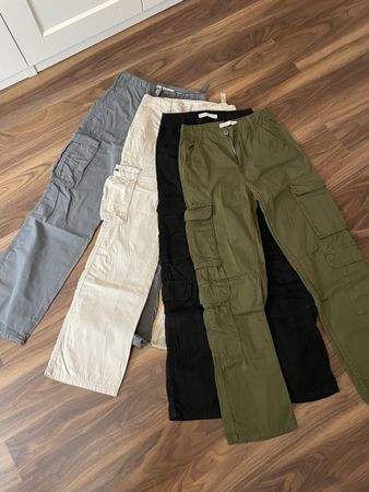 Schnäppchen 4 Hosen Dame Gr.36 Marke: Bershka