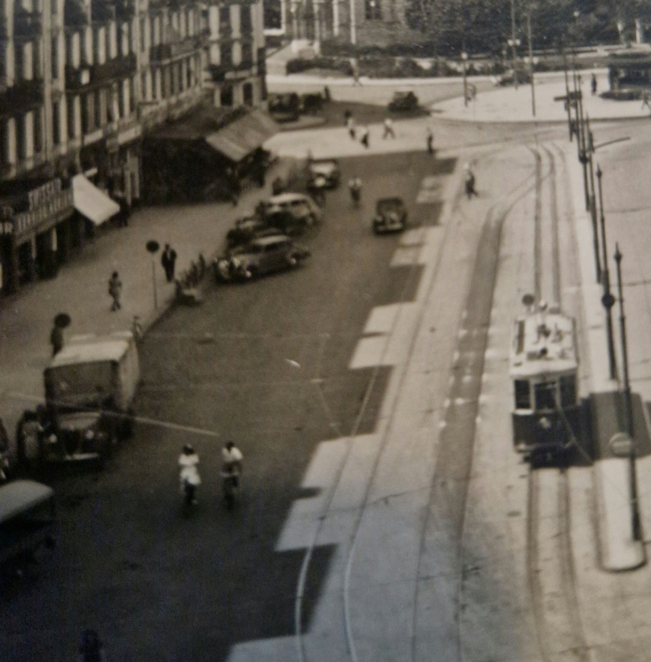 Cartoline postali: Genève, Place et Gare de Cornavin, Oldtimer, Tram – Usato da Ebikon venduto da Donar50 2