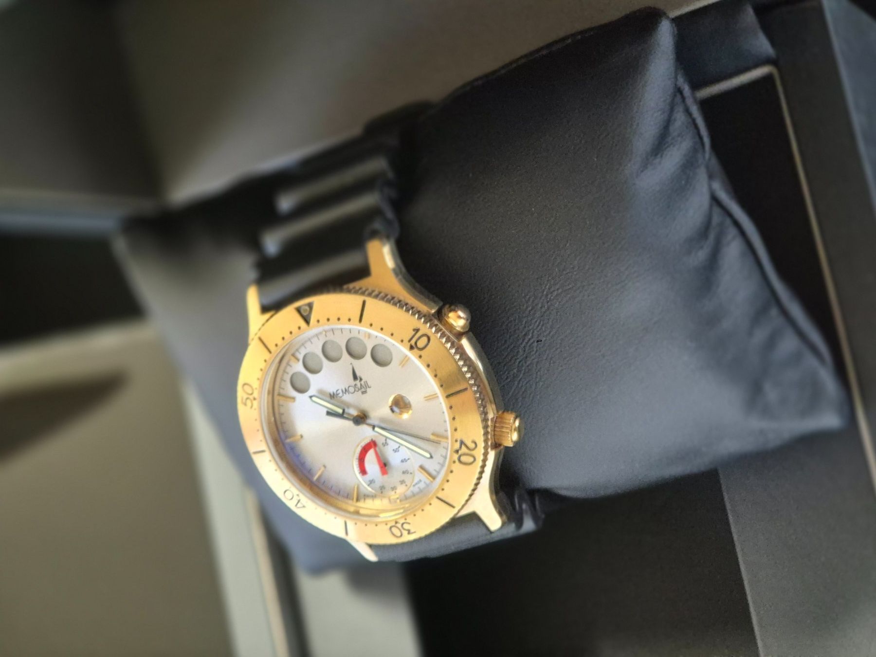 Corum Uhren: CORUM DESIGN MEMOSAIL SKIPPER QUARTZ – Neu und originalverpackt aus Wohlen AG von aro_g7hq 1