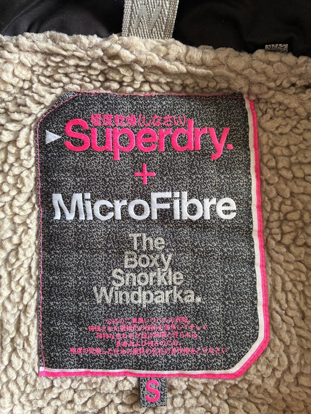 Superdry Jacken: Damenjacke Superdry mit Kapuze – Gebraucht aus Kräiligen von MonteBerna 3