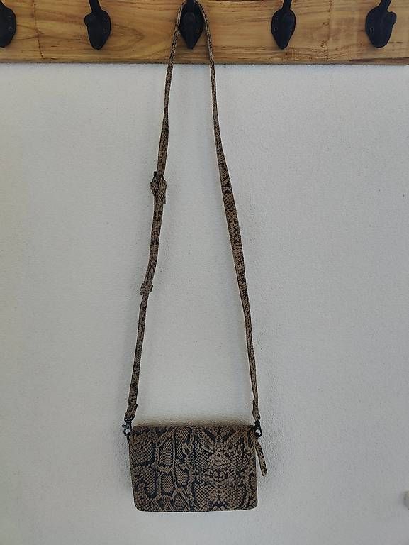 Altro in  Abbigliamento & Accessori: Petit sac crossbody UNMADE  Imprimé python  Comme neuf – Usato da Pâquier-Montbarry venduto da joris.blanc