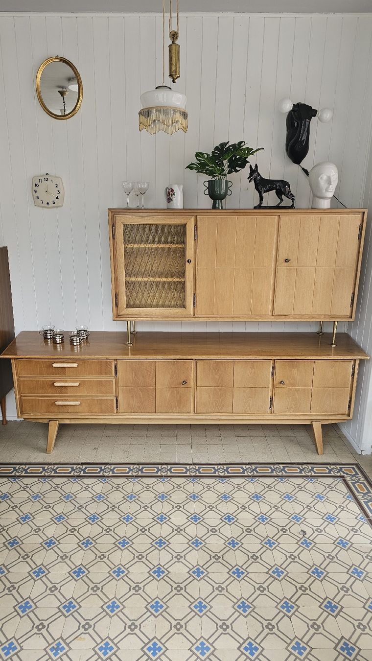 Buffets: Buffet vaisselier année 50 – D'occasion à La Chaux-de-Fonds par Saanna
