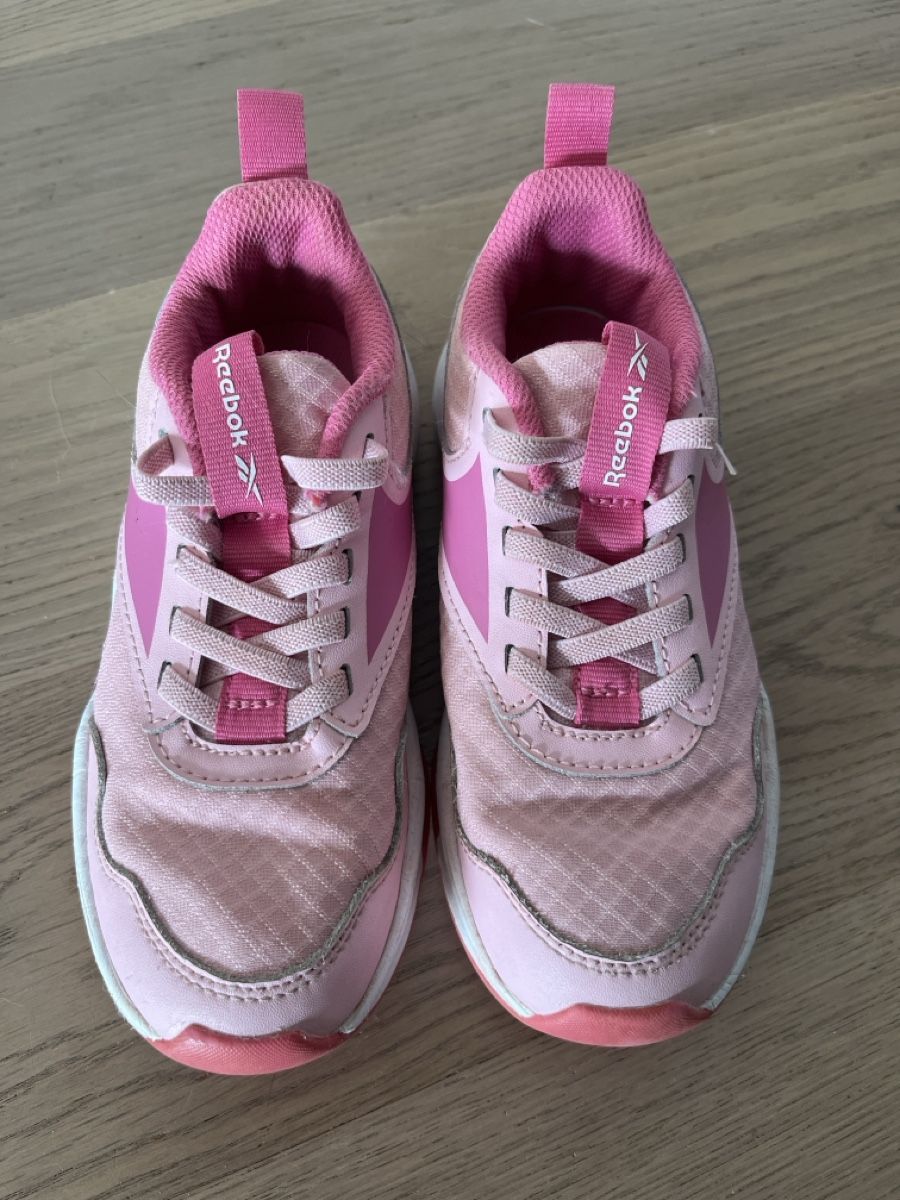 Reebok Scarpe per ragazze: Reebok Sneaker Gr.29 – Usato da Brütten venduto da Aerox82