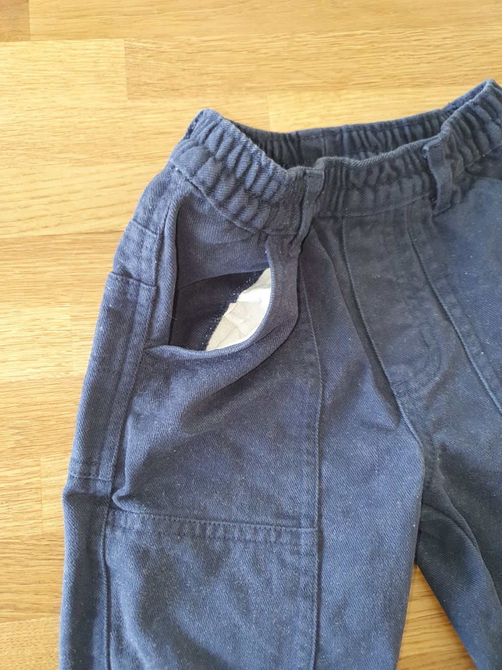 Pantaloni: Robuste Hose mit Häschen, Gr. 80, Top Zustand – Usato da Einigen venduto da thundermother 1