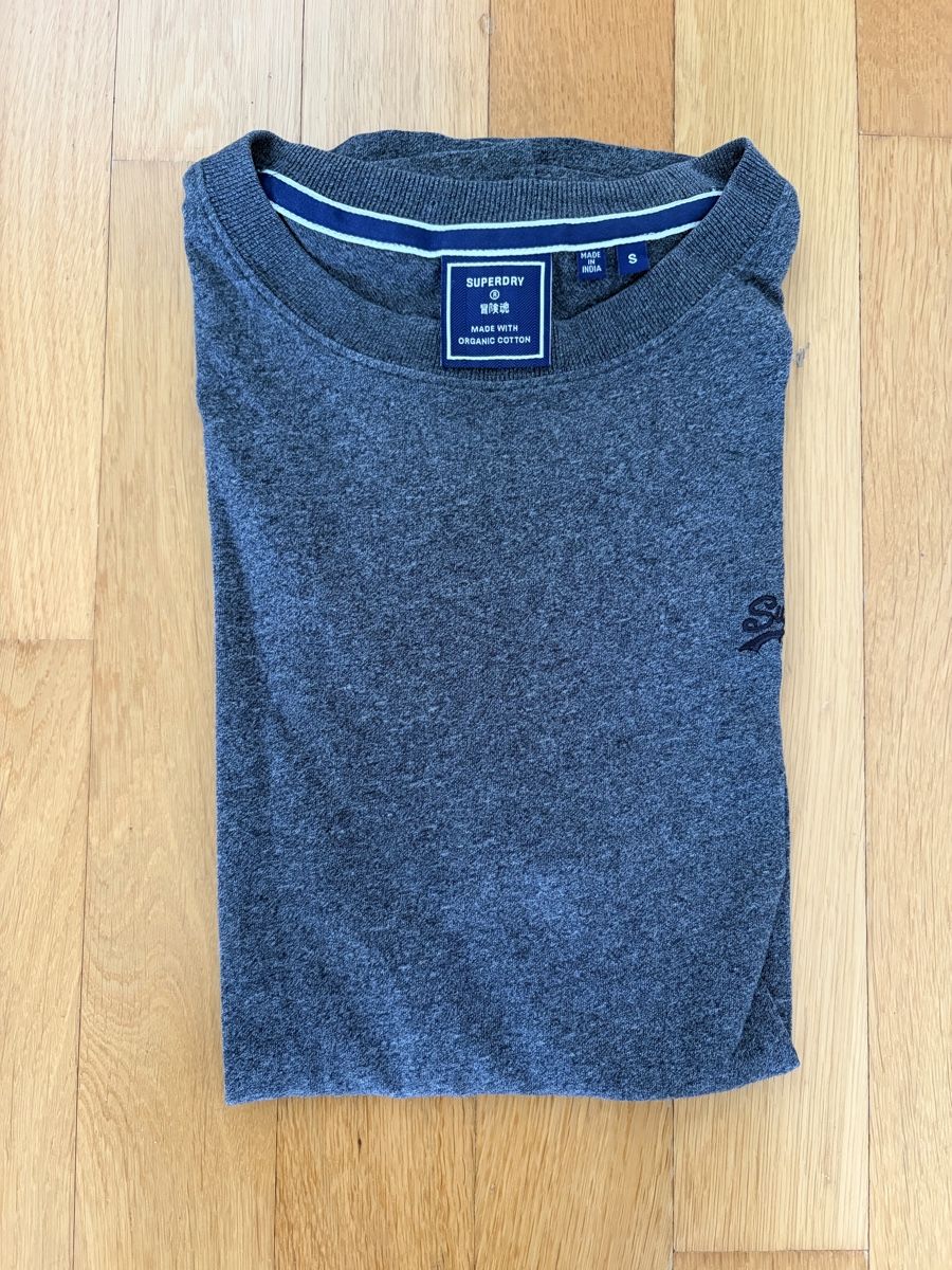 Superdry T-shirt: T-Shirt von Superdry – Nuovo (secondo la descrizione) da Horgen venduto da max.123.
