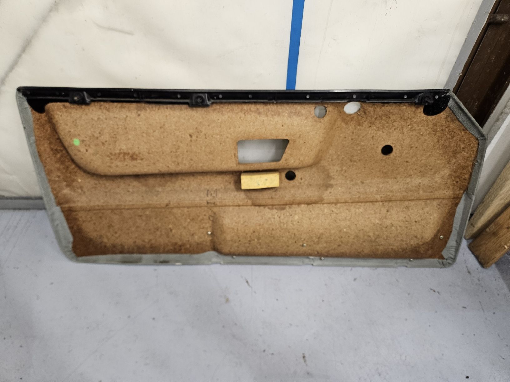 VW Toutes les pièces auto: VW Polo 86c Türverkleidung – D'occasion à Rupperswil par Goofy1.2 1