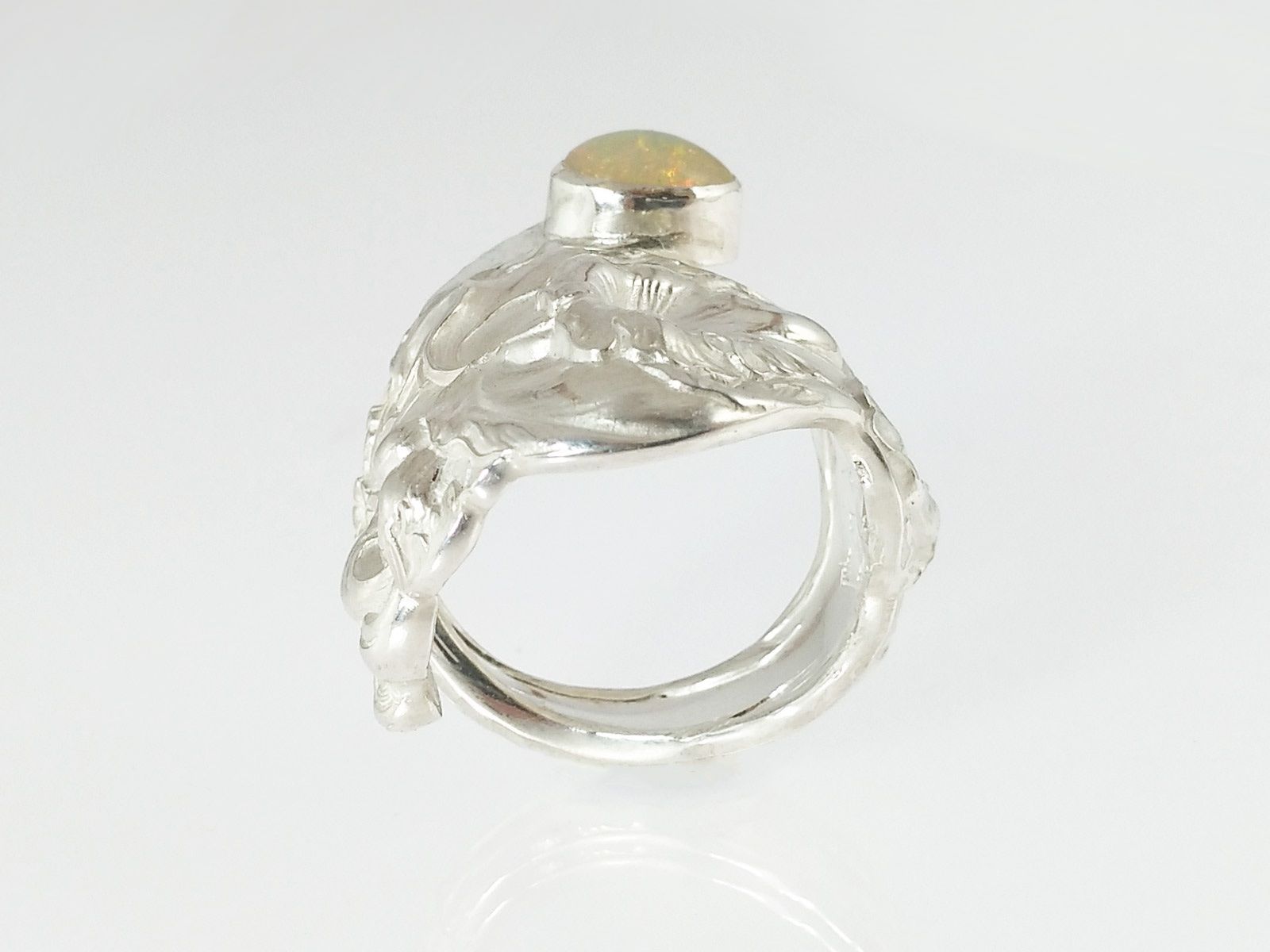 Anelli: Grosser massiver Jugendstil Silberring mit farbenem Opal – Nuovo e nell'imballaggio originale da Meilen venduto da Byrd-bijoux 5