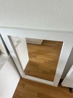 Grosser Wandspiegel mit weissem Rahmen, leichte Mängel