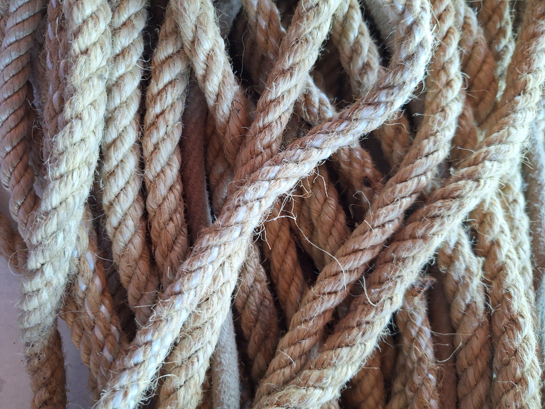 Corde: DIVERSES HANFSEIL MATERIAL – Usato da Huttwil venduto da Kunterbuntli 3