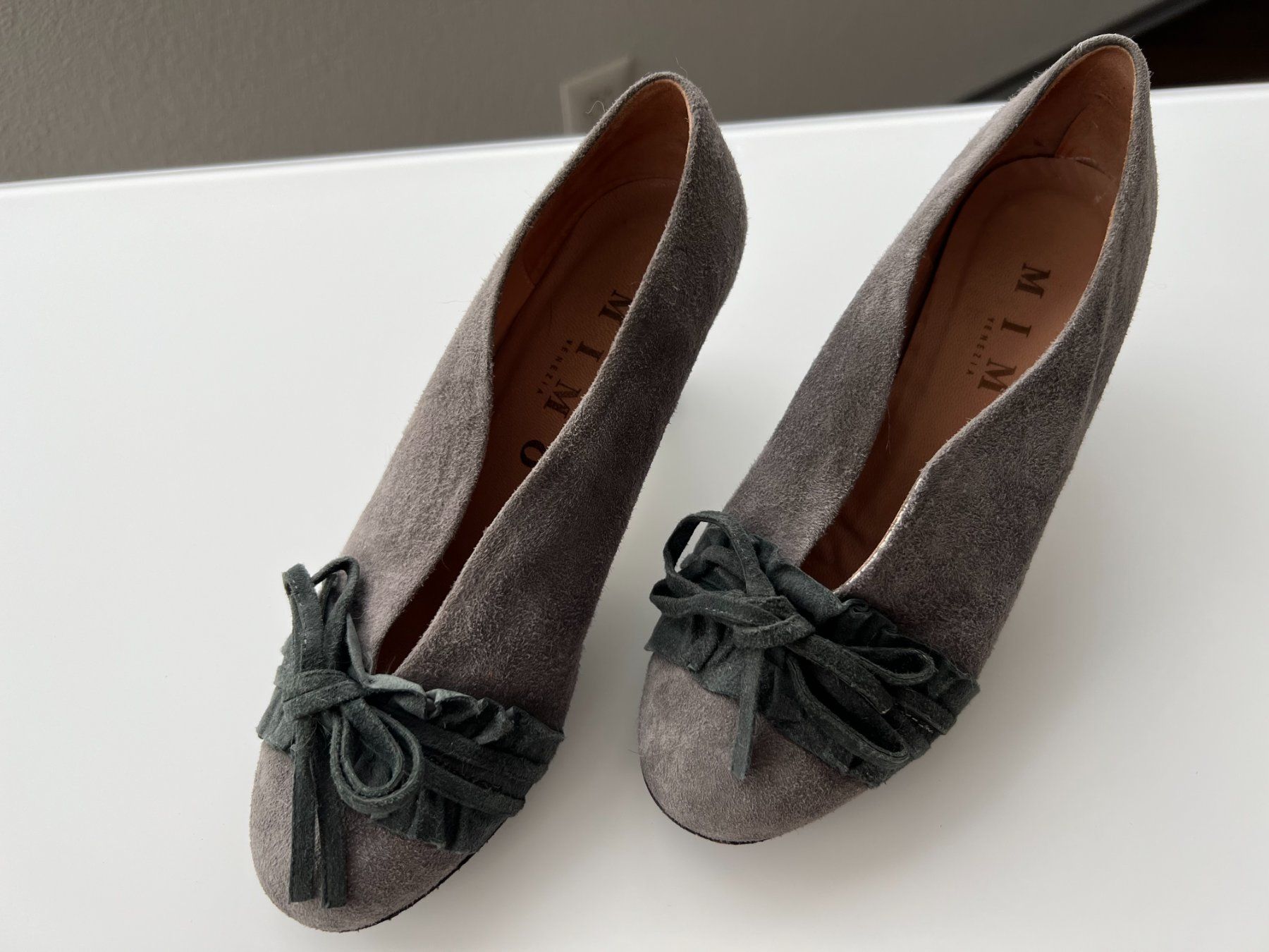 Scarpe da donna: MIMO Venezia, Leder Schuh hellgrau Gr. 36 – Usato da Füllinsdorf venduto da Sunnebliemli7