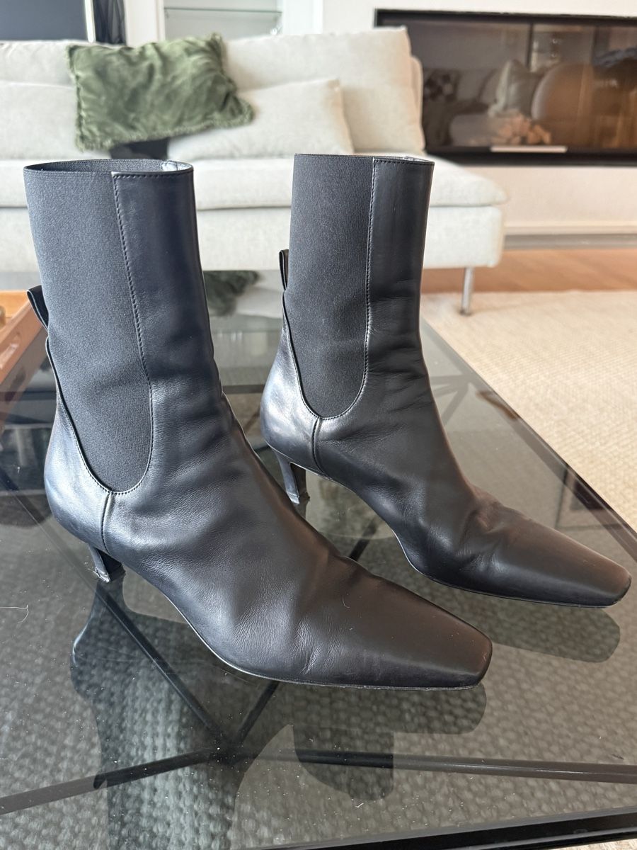 Totême Damenschuhe: Totême Black City Boots Size 40 – Gebraucht aus Kilchberg von anloufra 3