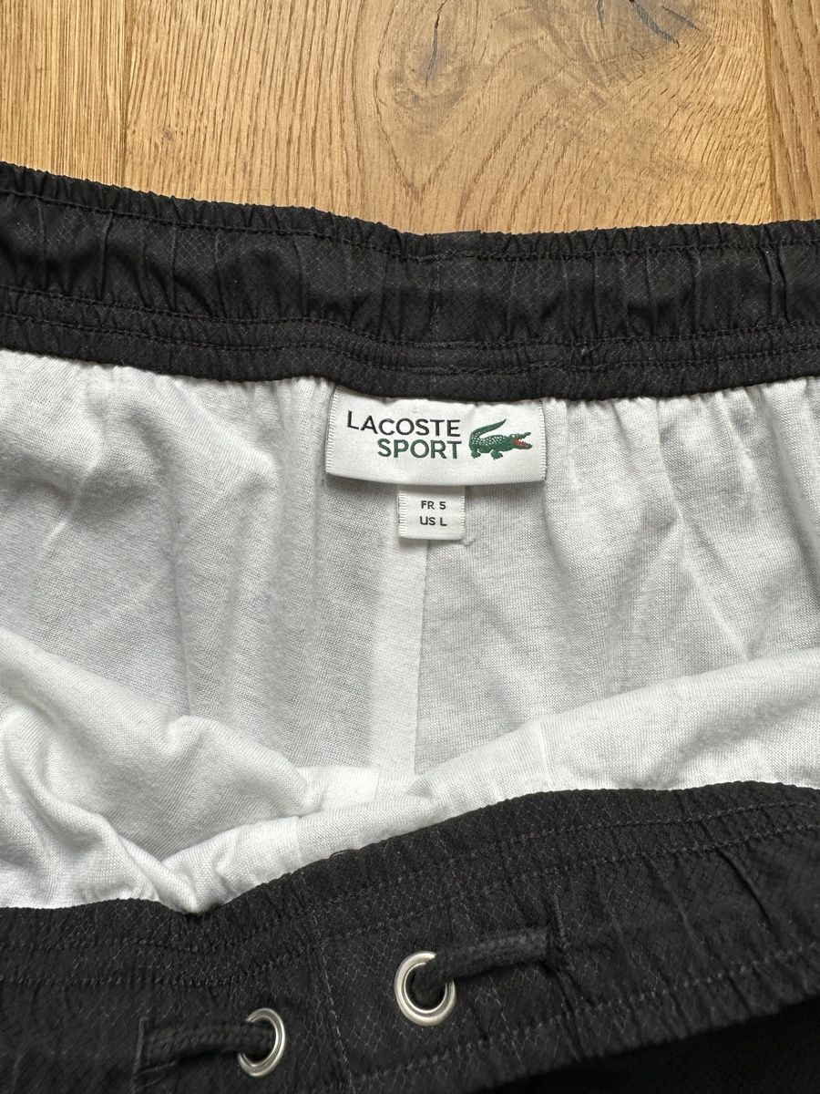 Lacoste Pantaloni: Lacoste Sport Shorts – Nuovo (secondo la descrizione) da Düdingen venduto da kleidungsmarktplatz 2