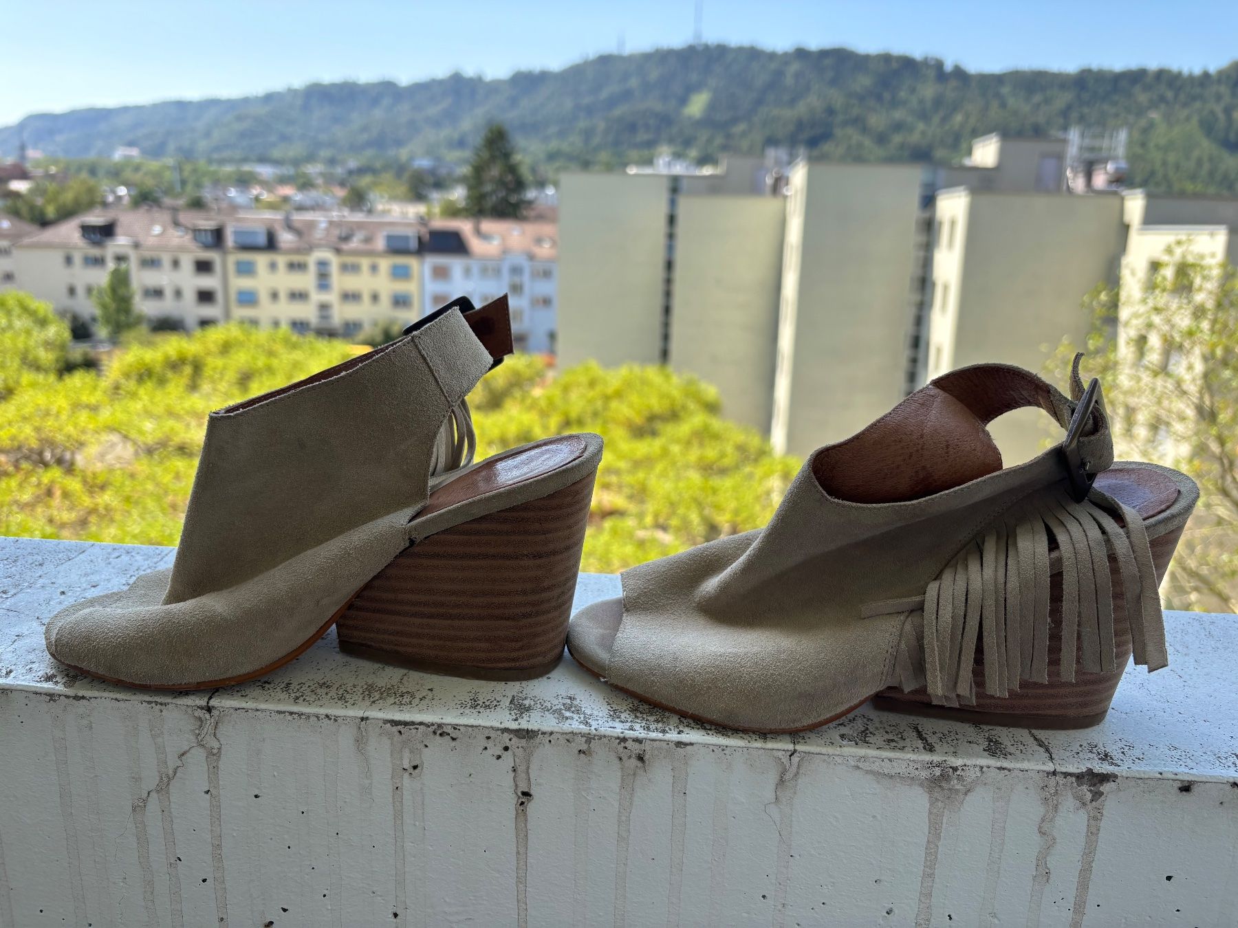 Scarpe da donna: HOWSTY Boho Pumps Wildleder – Usato da Zürich venduto da missmodernage