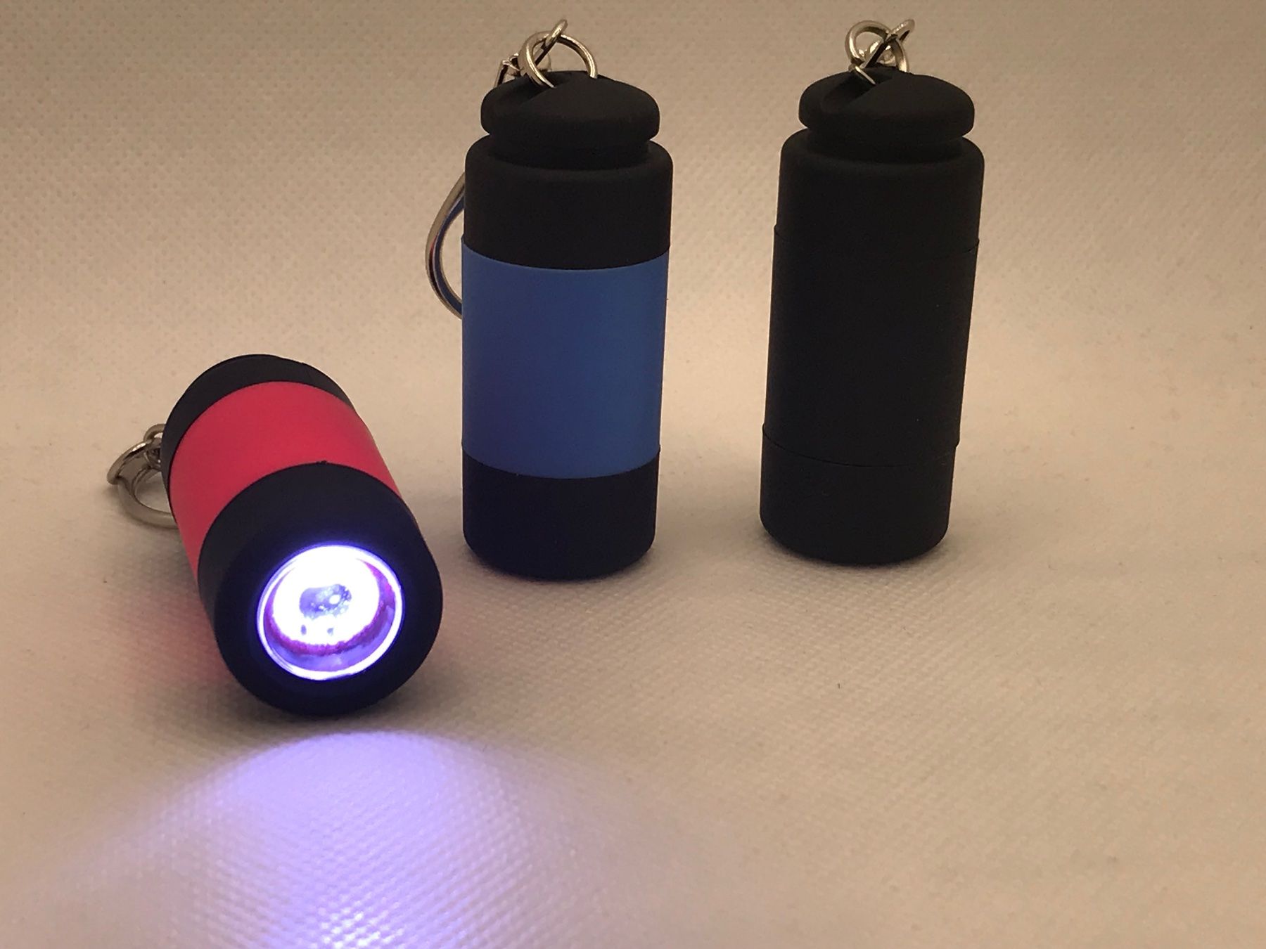 Lampade: Mini LED Taschenlampe,, USB rechargeable 3pc – Nuovo e nell'imballaggio originale da Niederteufen venduto da mix18 4