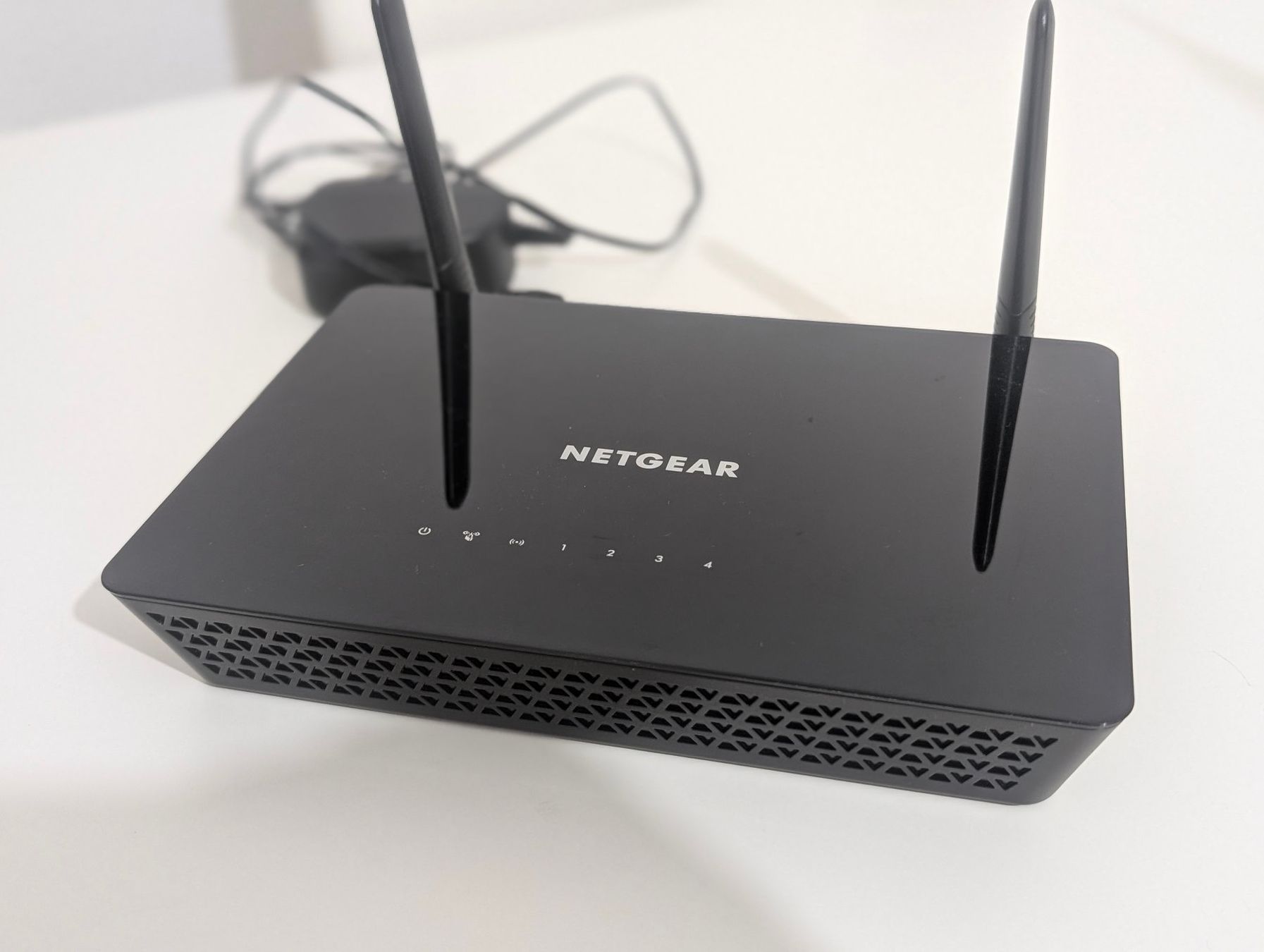 Netgear Modem & Router: Netgear WAC104 Network Switch Access Point WLAN – Usato da Genève venduto da ssc263 2