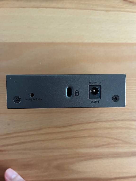 Interruttori: Netgear ProSafe Plus Switch 5 Port Gigabit GS105E – Usato da Hirzel venduto da mak_9tmr 2