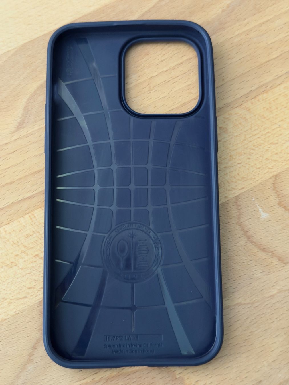 Spigen Cover & Protezioni schermo: iPhone 14 Pro Max Case/Cover/Hülle TPU Blau – Usato da Besazio venduto da DOC93 1