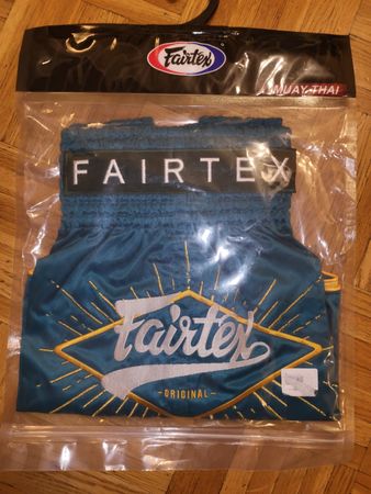 Short Fairtex Muay Thai bleu neuf jamais porté!