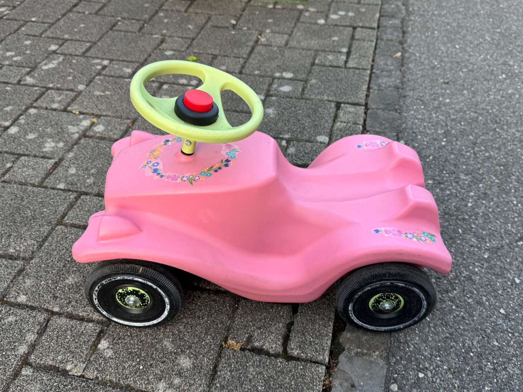 Big Veicoli per bambini: Big Bobbycar Classic Flower Rosa – Usato da Bergdietikon venduto da LA-Sunshine