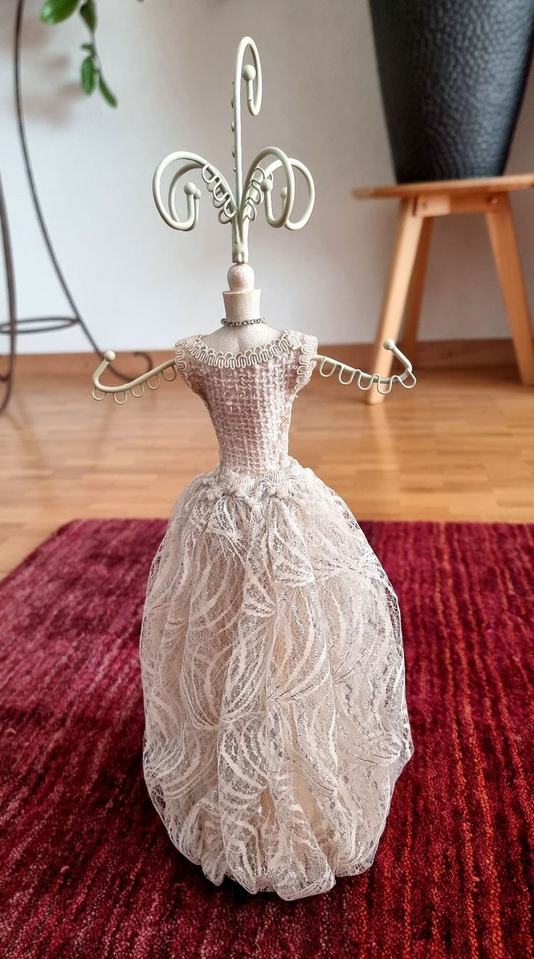 Tutte le decorazioni: présentoir à bijoux mannequin miniature – Usato da Veyrier venduto da Leilazizou 1