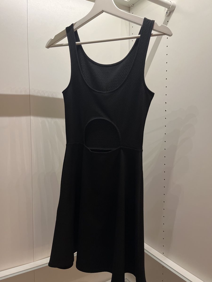 H&M Robes: Elegantes Sommerkleid Grösse 32 – D'occasion à St. Gallen par Lxra145 1
