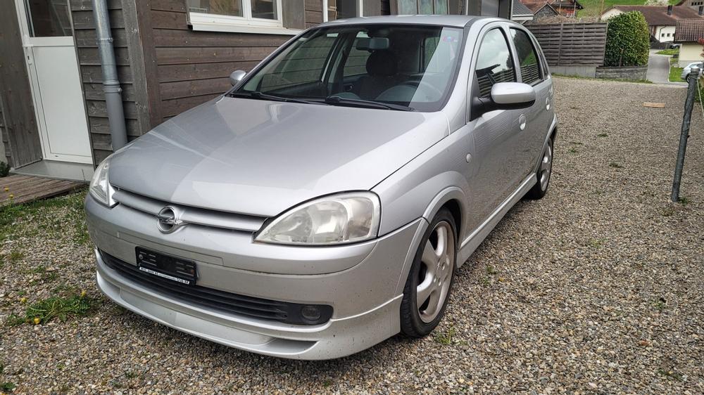 1.8 Liter Opel Corsa, läuft sehr gut (echter Flitzer)