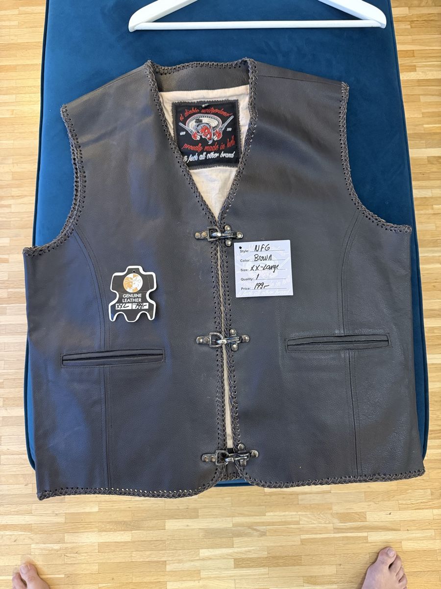 Gilet & Giacche: Gilet en cuir  – Nuovo e nell'imballaggio originale da Genève venduto da Zanuki