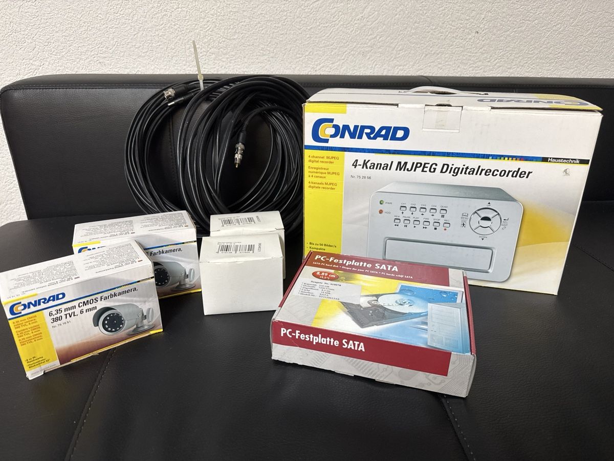 Sistemi d'allarme: Überwachungskameras mit Digitalrecorder – Usato da Ehrendingen venduto da Sansav